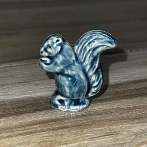 Wade Whimsies Red Rose Tea Blue Squirrel Figurine Miniature Made In England